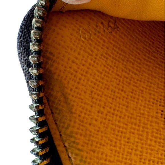 LOUIS VUITTON Monogram Clemence Wallet Acid Yellow - Picture 9 of 16